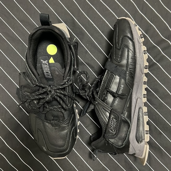 New Balance Like New - Picture 2 of 5